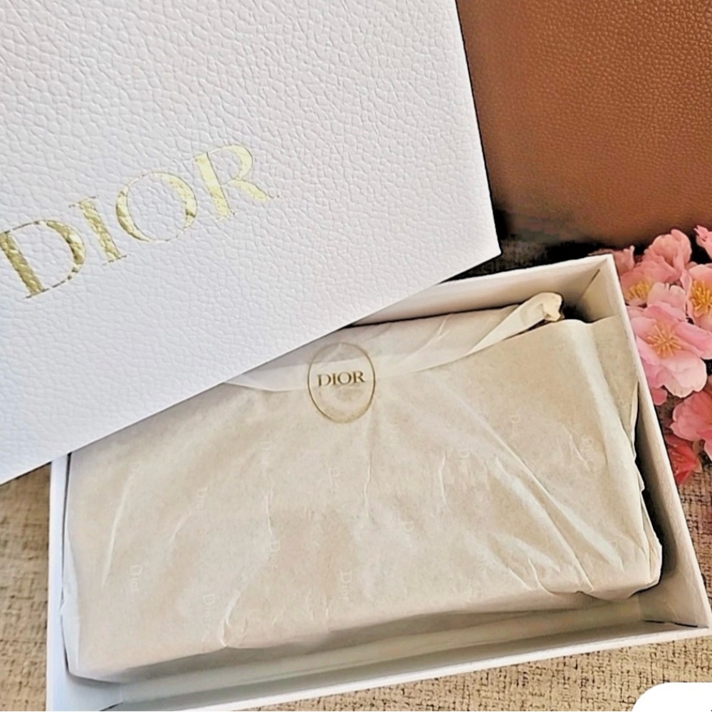 Dior Beauty Raffia Clutch Shoulder Bag with Resin Strap - Picture 14 of 15